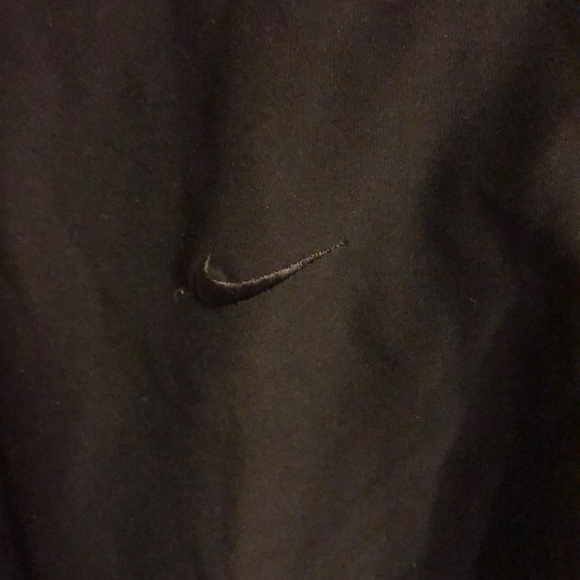 Nike black workout crop top size m and s - Picture 2 of 4